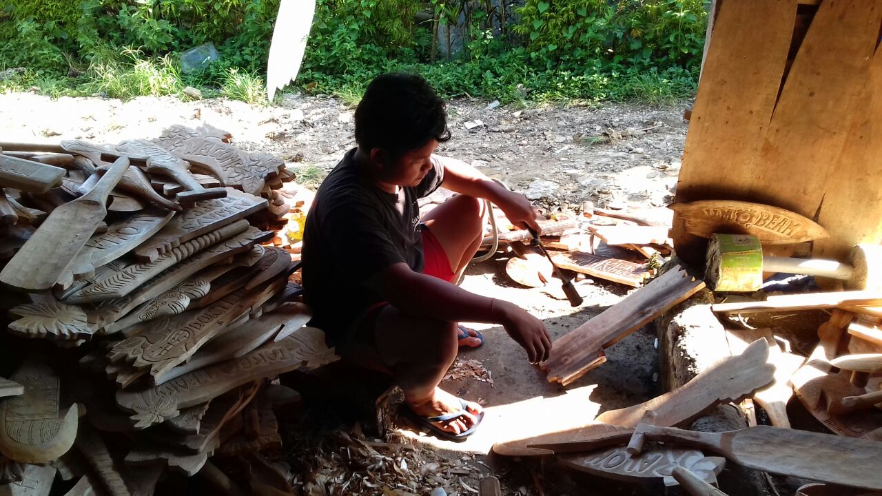 Workshop tiki carving - bali handicrafts